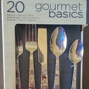 Silver Flatware Set - 20 Piece